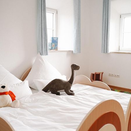 Black Horse Family Apartment - Barrierearm - Pfotenglueck - Familienzeit By Loewenherz Homes Stephanskirchen Екстериор снимка
