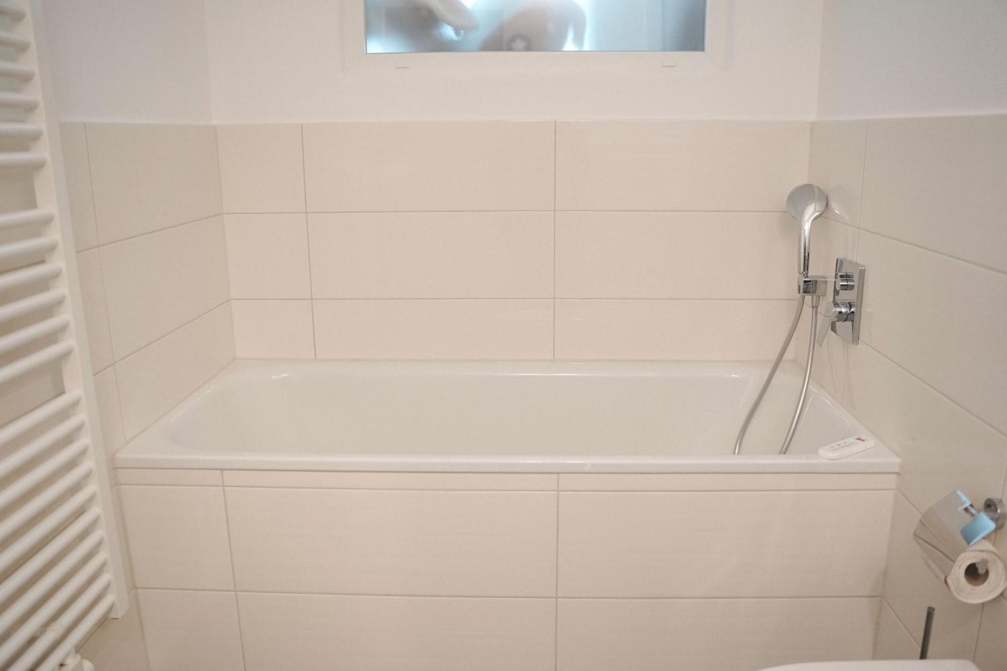 Black Horse Family Apartment - Barrierearm - Pfotenglueck - Familienzeit By Loewenherz Homes Stephanskirchen Екстериор снимка