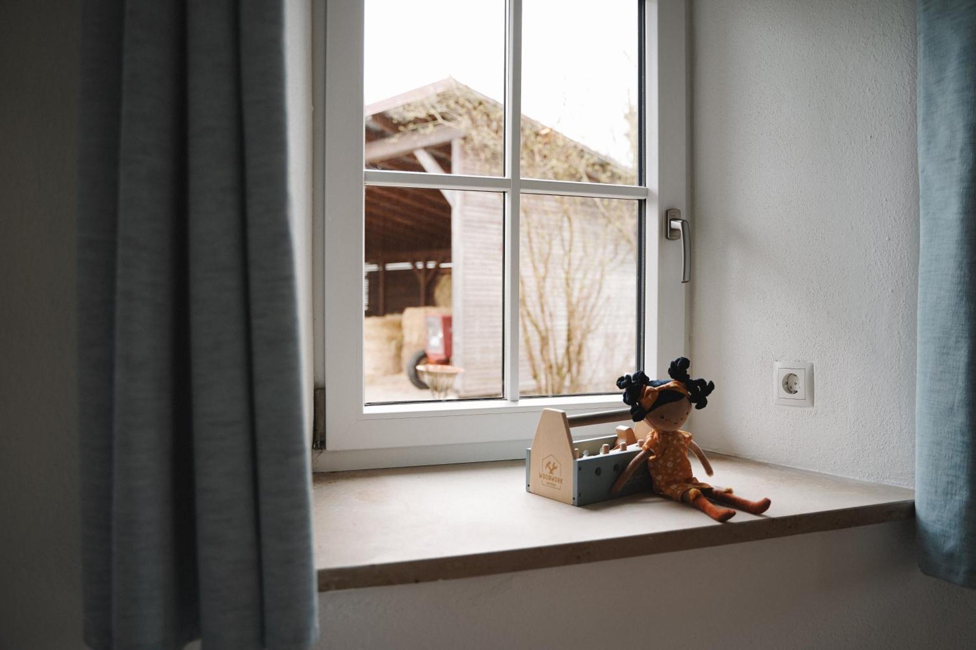 Black Horse Family Apartment - Barrierearm - Pfotenglueck - Familienzeit By Loewenherz Homes Stephanskirchen Екстериор снимка